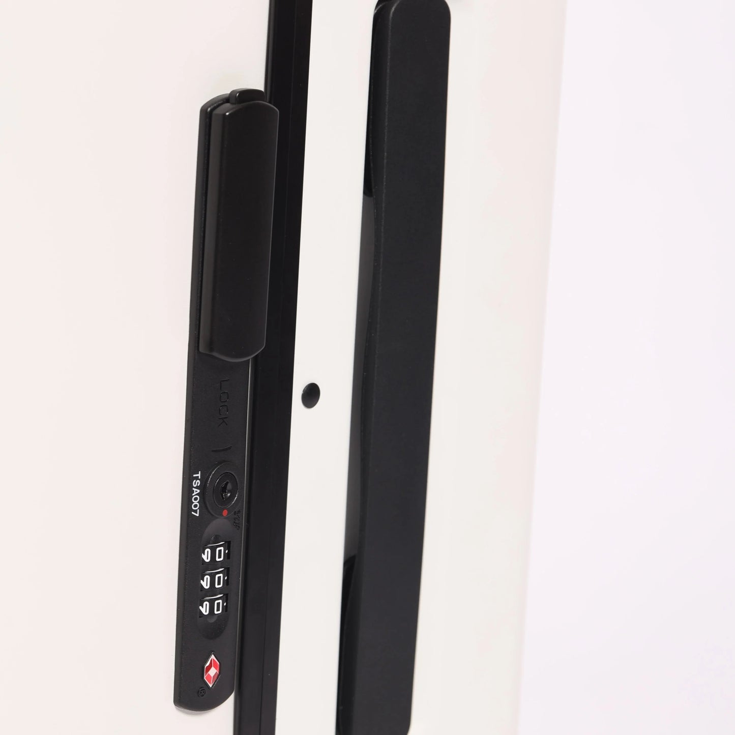 ｜TVで紹介｜ スマートアシスト スーツケース 軽量 充電可 TSAロック搭載 - MOOBOT株式会社